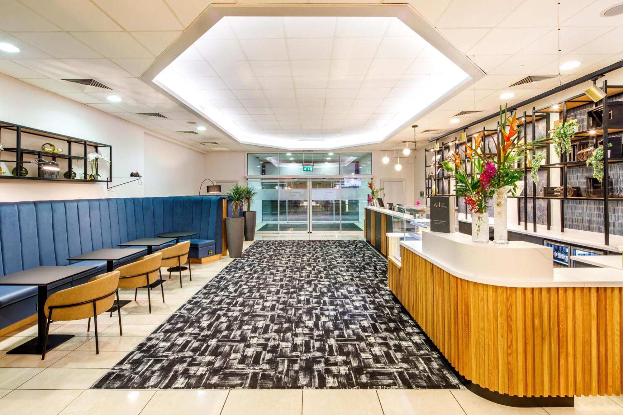 Mercure Manchester Piccadilly Hotel Exterior photo