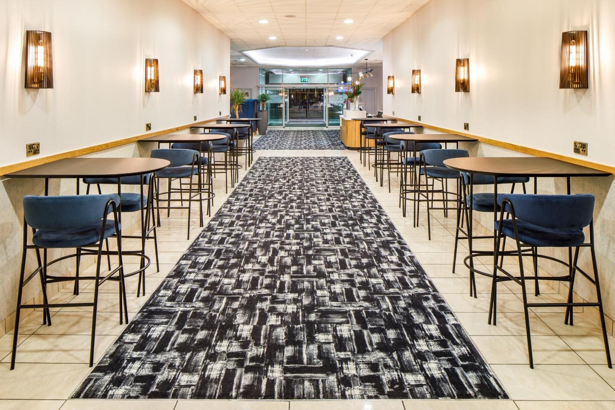 Mercure Manchester Piccadilly Hotel Exterior photo