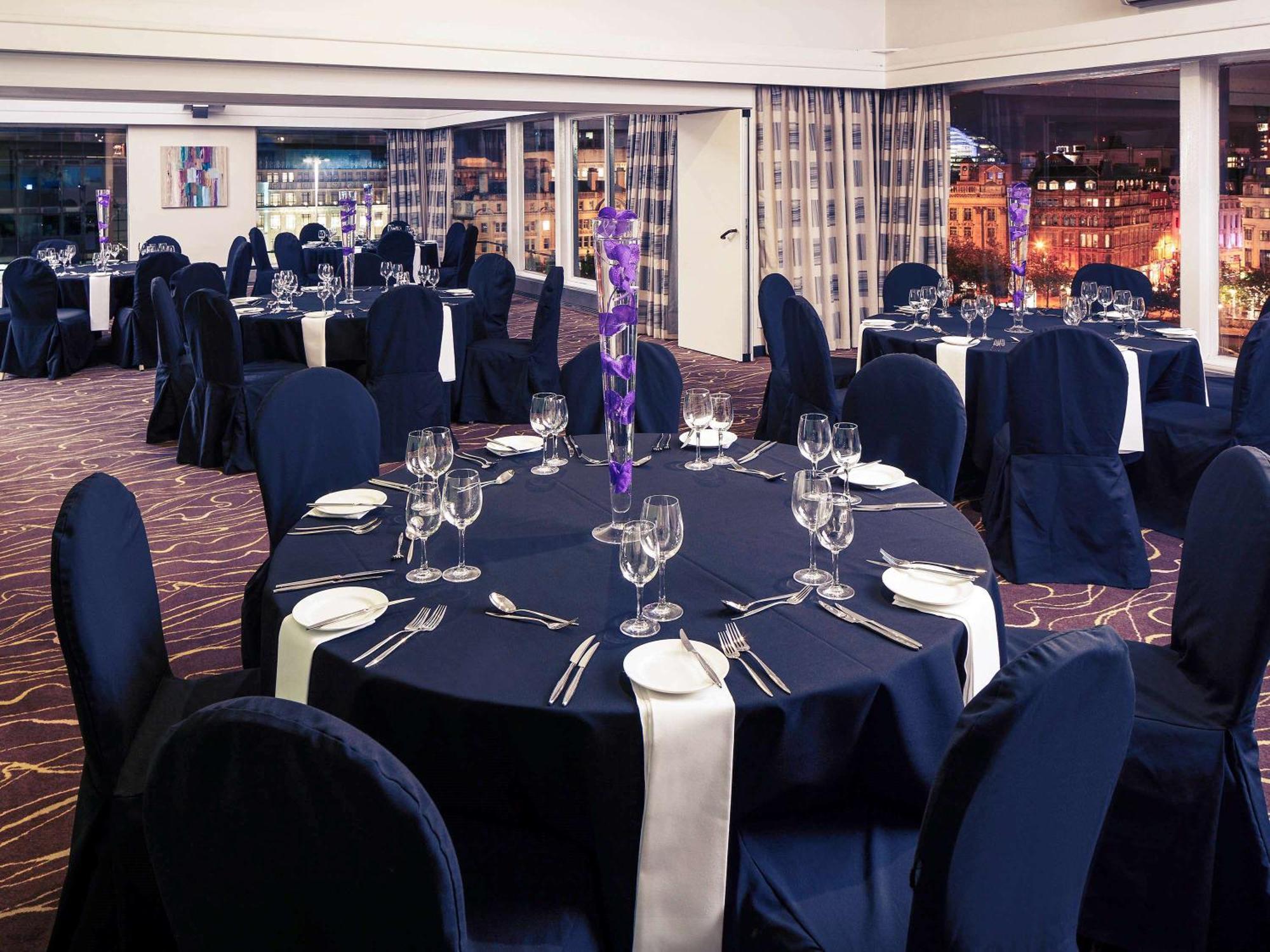Mercure Manchester Piccadilly Hotel Exterior photo