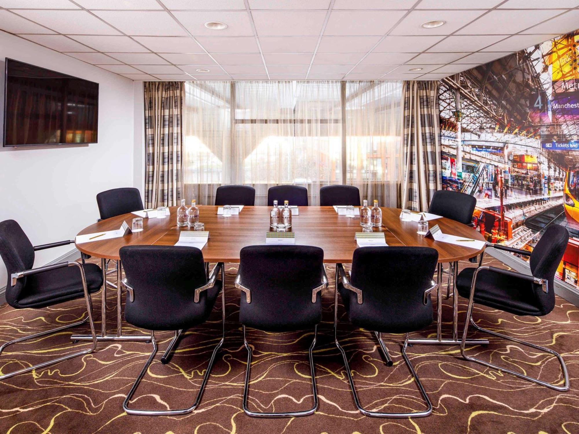 Mercure Manchester Piccadilly Hotel Exterior photo