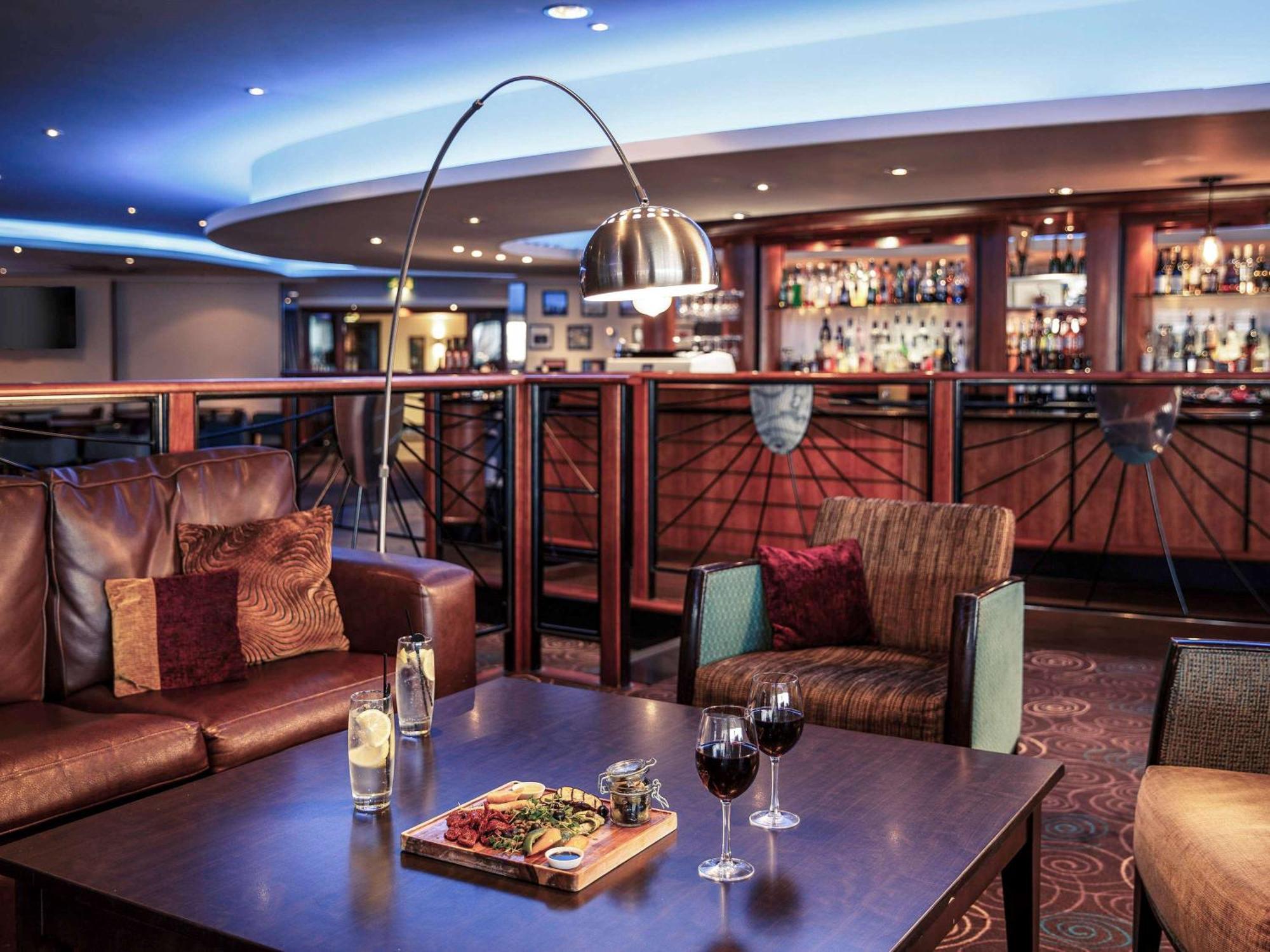 Mercure Manchester Piccadilly Hotel Exterior photo