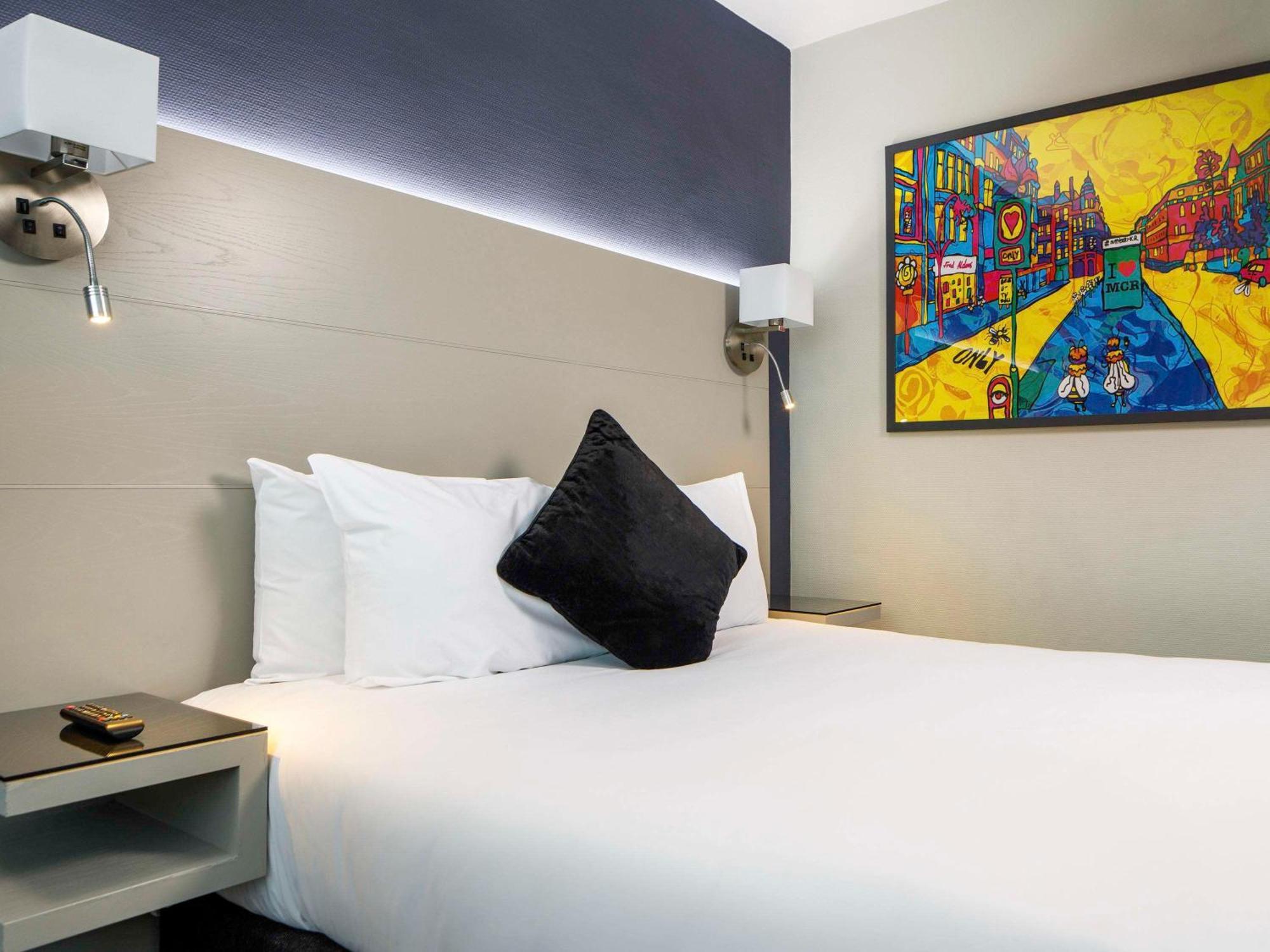 Mercure Manchester Piccadilly Hotel Exterior photo