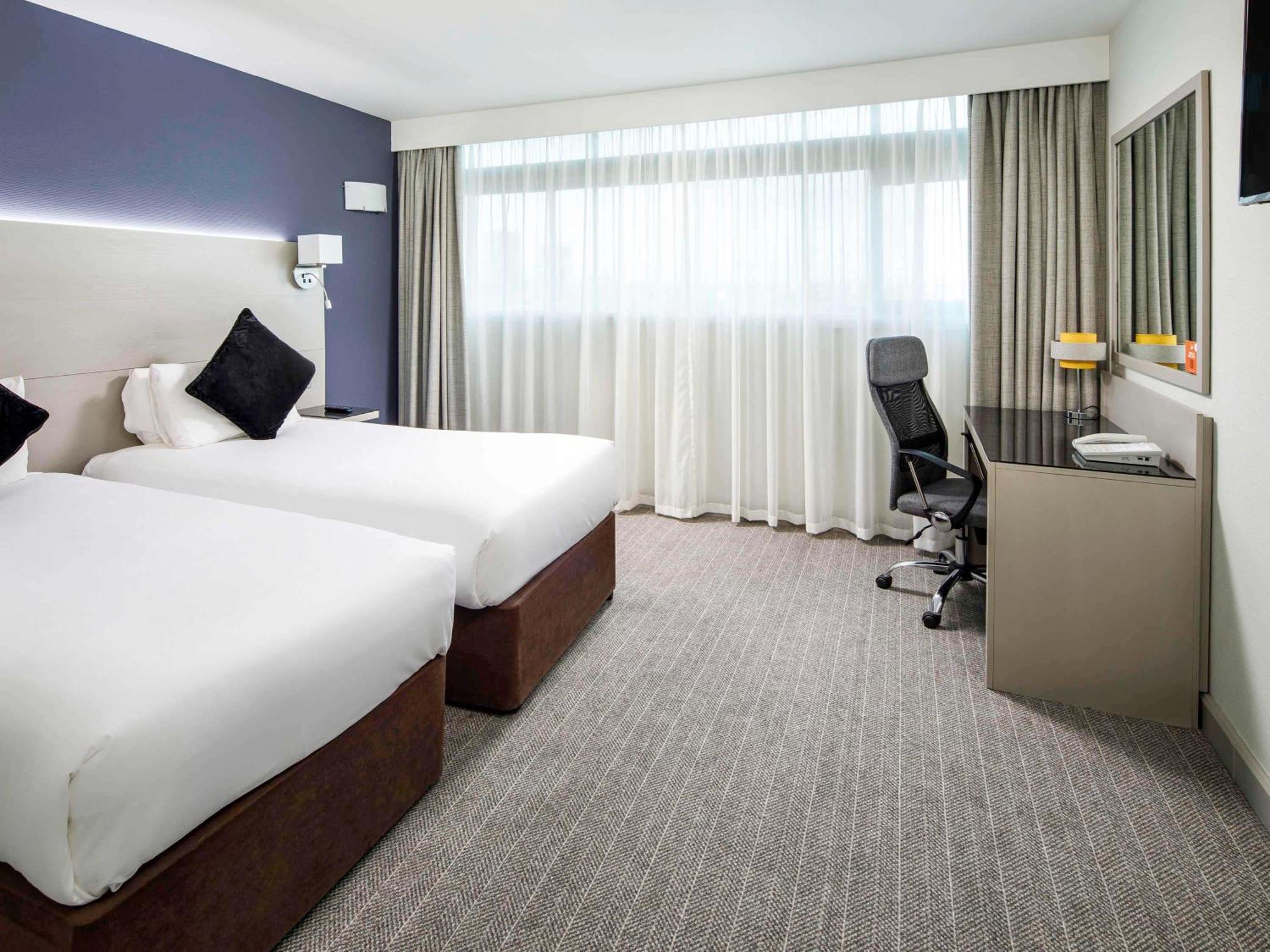 Mercure Manchester Piccadilly Hotel Exterior photo